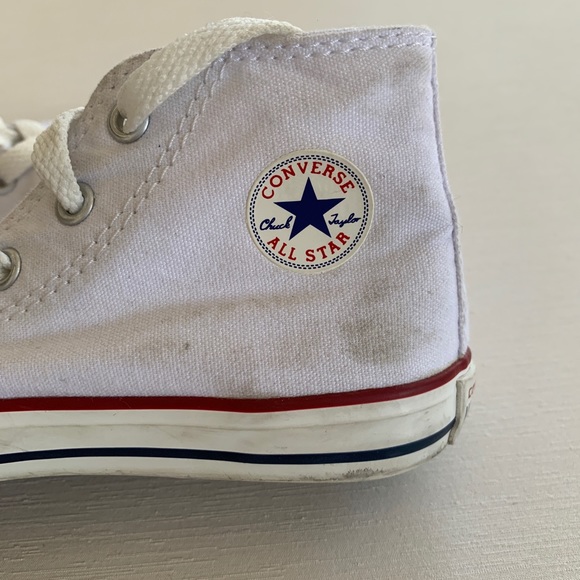 Kids Converse shoes (size 10) - Picture 7 of 8